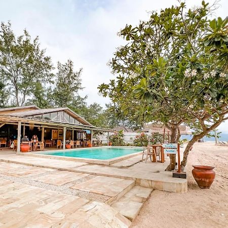 Bungalow Cafe Gili Beachfront Gili Meno Extérieur photo