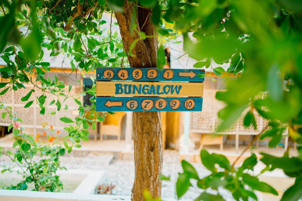 Bungalow Cafe Gili Beachfront Gili Meno Extérieur photo