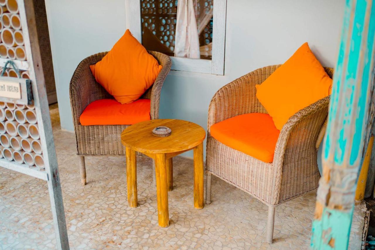 Bungalow Cafe Gili Beachfront Gili Meno Extérieur photo