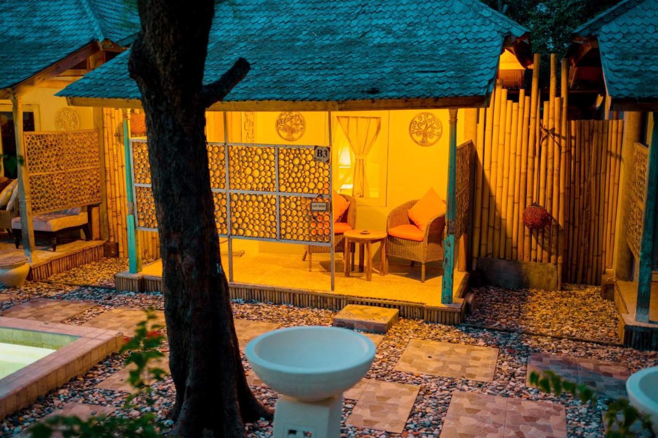 Bungalow Cafe Gili Beachfront Gili Meno Extérieur photo