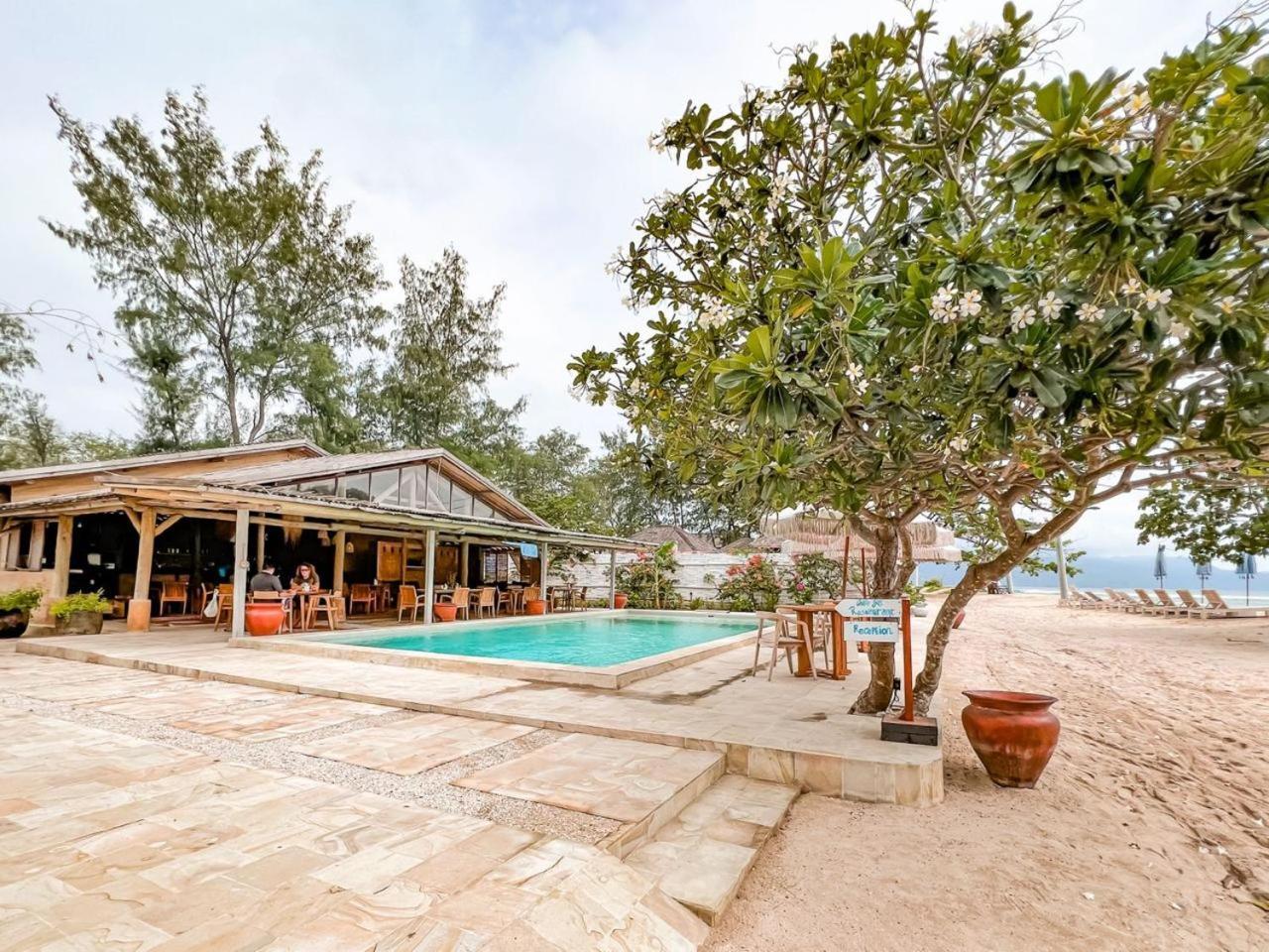 Bungalow Cafe Gili Beachfront Gili Meno Extérieur photo