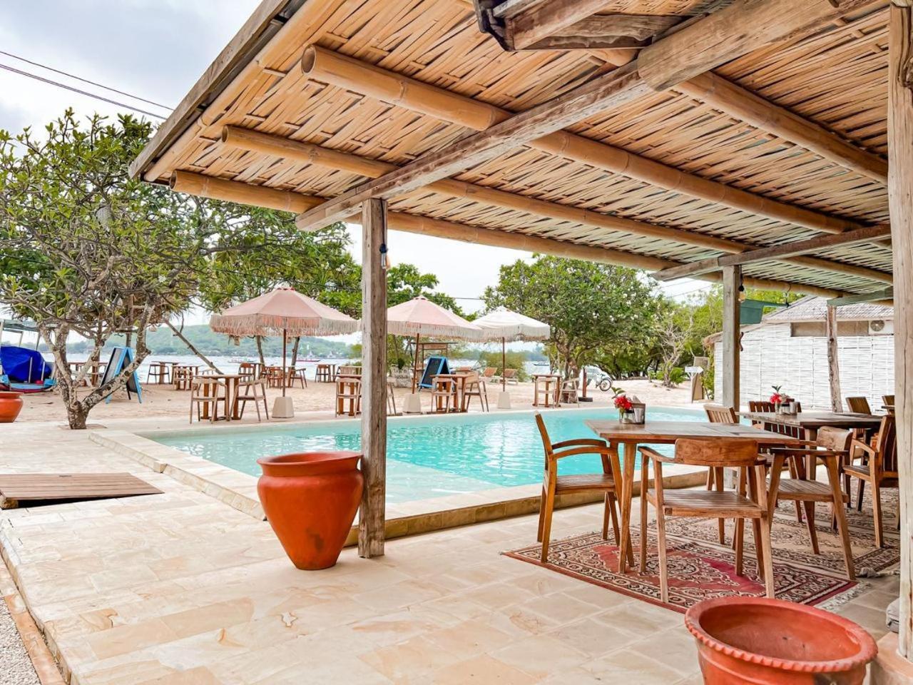 Bungalow Cafe Gili Beachfront Gili Meno Extérieur photo